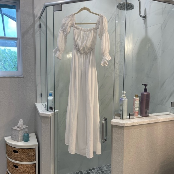 White renaissance under dress - Picture 3 of 7